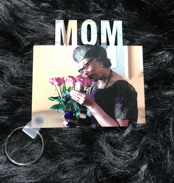 10 pc BLANK "Mom" Keychain Bundle